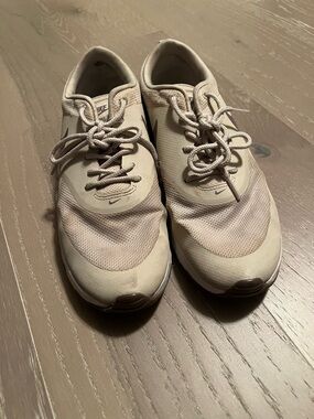 Nike Women’s Air Max Thea Size 8